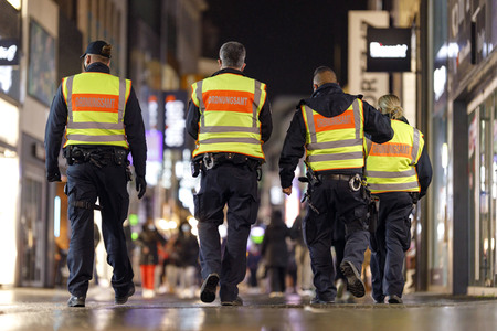 Symbolfoto Corona-Kontrolle