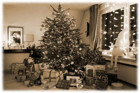 Dany Michalski mit Bodypainting-Geschenkpaket in Einbeck