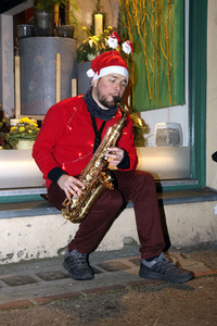 Klime Levene spielt Weihnachtslieder in Berlin