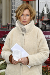 Mahnwache vom Aktionsbündnis 'Alarmstufe Dunkelrot' in Berlin