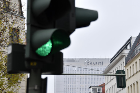 Symbolfoto Corona Ampel