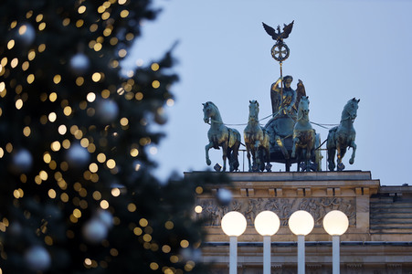 Weihnachtsstimmung am Brandenburger Tor in Berlin