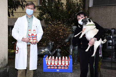 Schokonikolaus-Aktion mit Uschi Ackermann in München