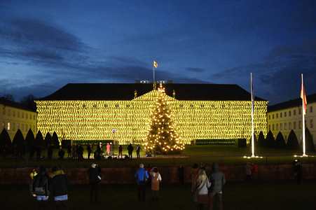 Lichtinstallation 'Lichtblicke' am Schloss Bellevue in Berlin