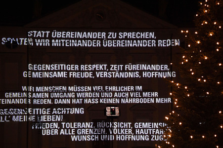 Lichtinstallation 'Lichtblicke' am Schloss Bellevue in Berlin