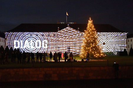 Lichtinstallation 'Lichtblicke' am Schloss Bellevue in Berlin