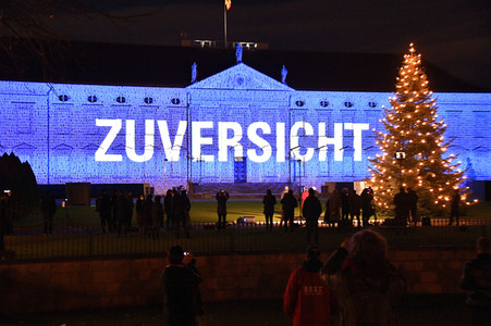 Lichtinstallation 'Lichtblicke' am Schloss Bellevue in Berlin