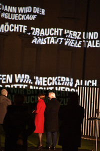 Lichtinstallation 'Lichtblicke' am Schloss Bellevue in Berlin