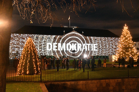 Lichtinstallation 'Lichtblicke' am Schloss Bellevue in Berlin