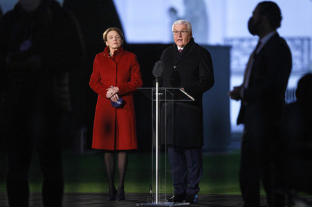 Lichtinstallation 'Lichtblicke' am Schloss Bellevue in Berlin