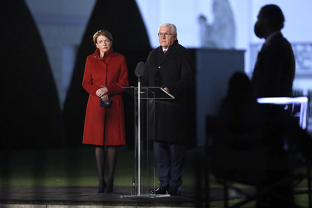 Lichtinstallation 'Lichtblicke' am Schloss Bellevue in Berlin