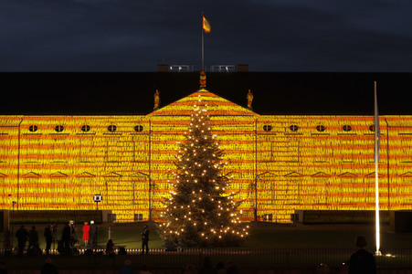Lichtinstallation 'Lichtblicke' am Schloss Bellevue in Berlin