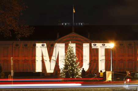 Lichtinstallation 'Lichtblicke' am Schloss Bellevue in Berlin