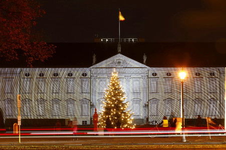 Lichtinstallation 'Lichtblicke' am Schloss Bellevue in Berlin