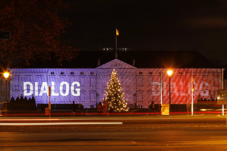 Lichtinstallation 'Lichtblicke' am Schloss Bellevue in Berlin