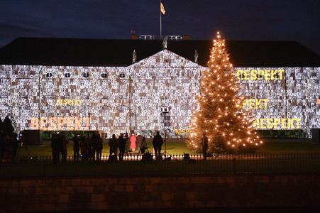 Lichtinstallation 'Lichtblicke' am Schloss Bellevue in Berlin