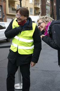Frank Zander und Prominente unterstützen Caritas-Foodtruck in Berlin