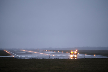 Symbolfoto Flughafen während des Lockdowns