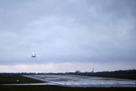 Symbolfoto Flughafen während des Lockdowns