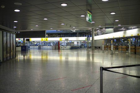 Symbolfoto Flughafen während des Lockdowns