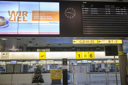 Symbolfoto Flughafen während des Lockdowns