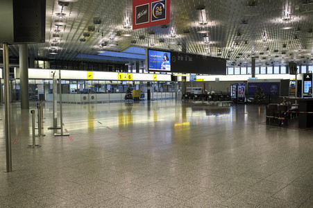 Symbolfoto Flughafen während des Lockdowns