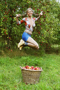 AGRAR ART: Apfelernte / Apple Harvest Bodypainting
