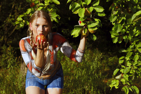 AGRAR ART: Apfelernte / Apple Harvest Bodypainting