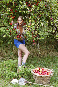 AGRAR ART: Apfelernte / Apple Harvest Bodypainting