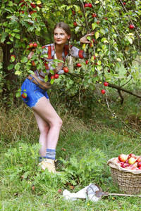 AGRAR ART: Apfelernte / Apple Harvest Bodypainting