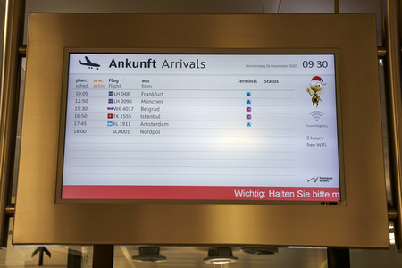 Weihnachtsmann-Ankunft am Hannover Airport in Langenhagen