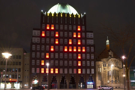 Anzeigerhochhaus Advendskalender in Hannover