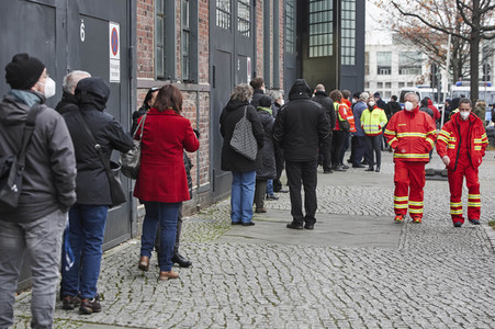 Inbetriebnahme des Corona-Impfzentrums in der Arena Berlin