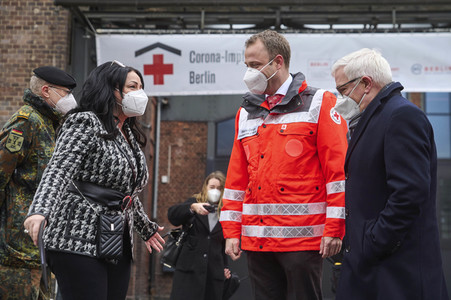 Inbetriebnahme des Corona-Impfzentrums in der Arena Berlin
