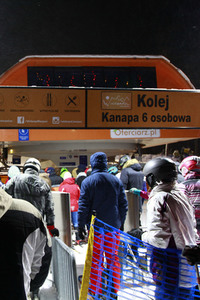 Riesenandrang auf Skipisten vor hartem Lockdown in Polen