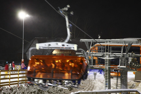 Riesenandrang auf Skipisten vor hartem Lockdown in Polen
