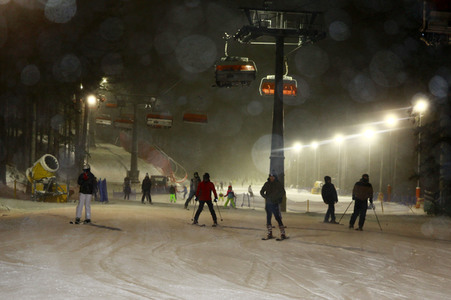 Riesenandrang auf Skipisten vor hartem Lockdown in Polen