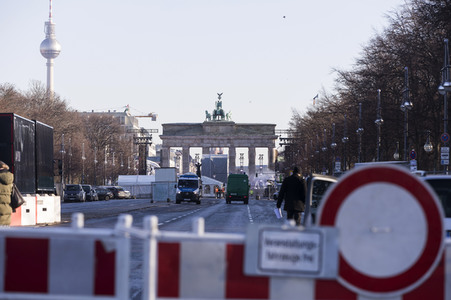 Vorbereitungen zur Silvesterfeier am Brandenburger Tor in Berlin
