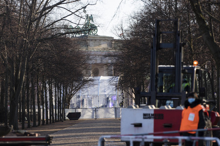 Vorbereitungen zur Silvesterfeier am Brandenburger Tor in Berlin