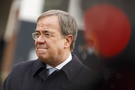 Pressestatement mit Armin Laschet vor dem Universitätsklinikum in Düsseldorf