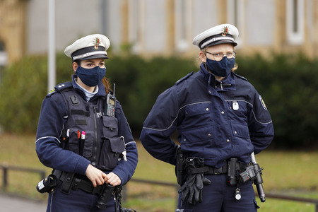 Pressestatement mit Armin Laschet vor dem Universitätsklinikum in Düsseldorf