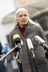 Pressestatement mit Armin Laschet vor dem Universitätsklinikum in Düsseldorf