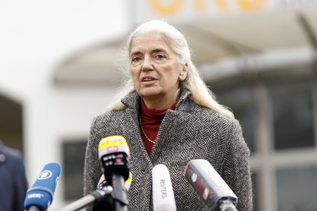 Pressestatement mit Armin Laschet vor dem Universitätsklinikum in Düsseldorf