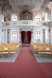 Symbolfoto Leere Kirchen