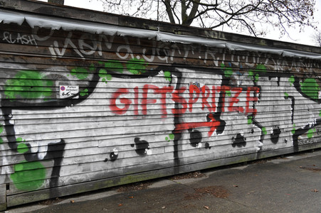 Graffiti zur Corona-Impfung in Berlin