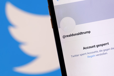 Symbolbild Twitter sperrt Trump
