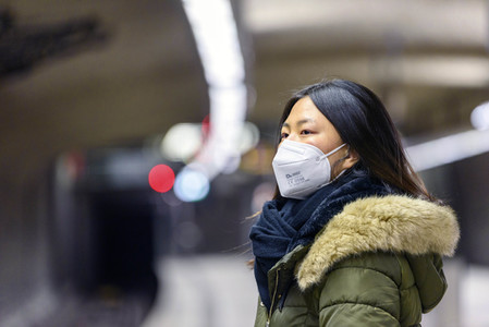 Symbolfoto FFP2-Maskenpflicht auf Bahnhöfen