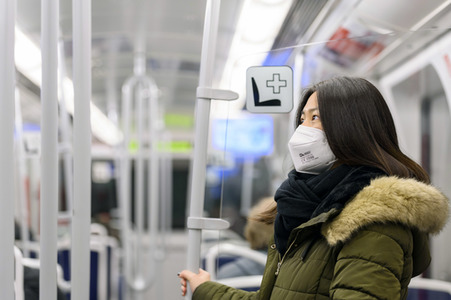 Symbolfoto FFP2-Maskenpflicht auf Bahnhöfen