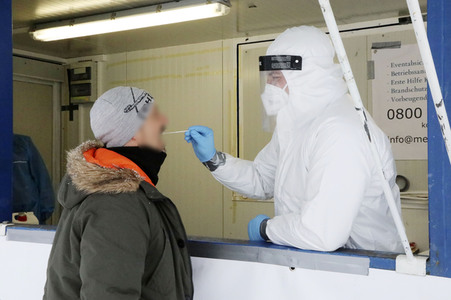 Corona Schnelltest Center auf dem Gelände der Birkenstock Schuhfabrik in Görlitz