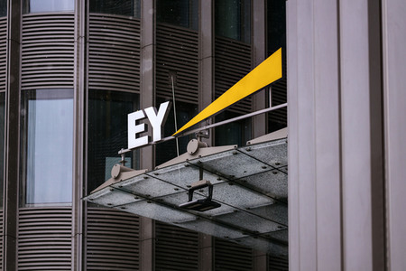Symbolfoto Ernst & Young